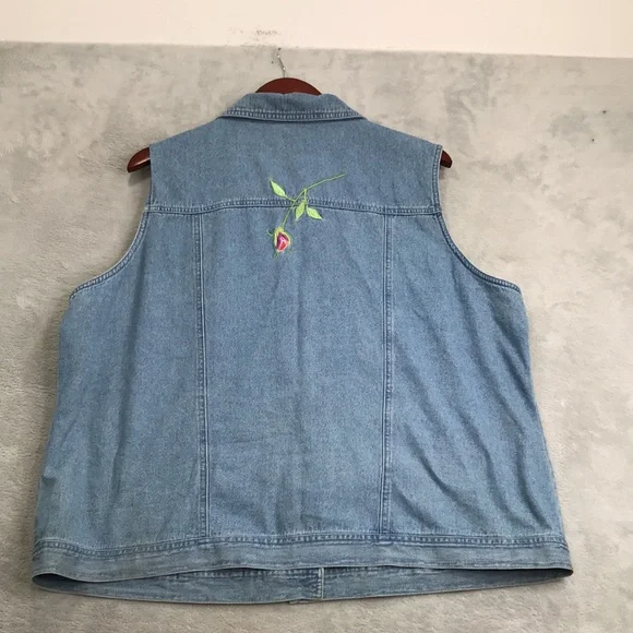 Quacker Factory Floral Embroidered Denim Vest Size 1X - Picture 9 of 9